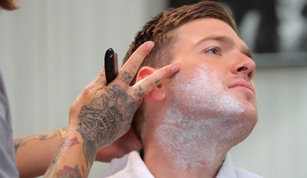 Video: How To Shave With A Straight Razor